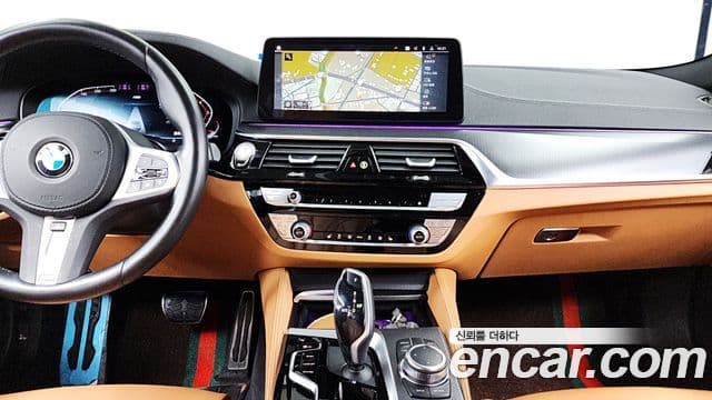 BMW 5 Series 2022 — Şəkil 13/20