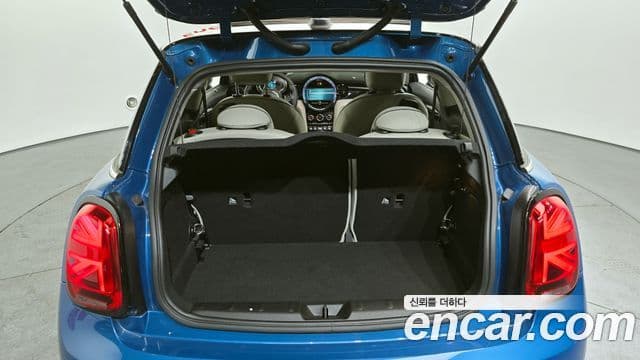 Mini Cooper S 2023 — ფოტო 20/20