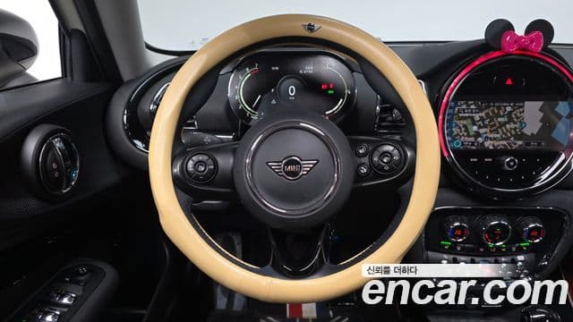 Mini Cooper Clubman 2021 — фото 13 из 20