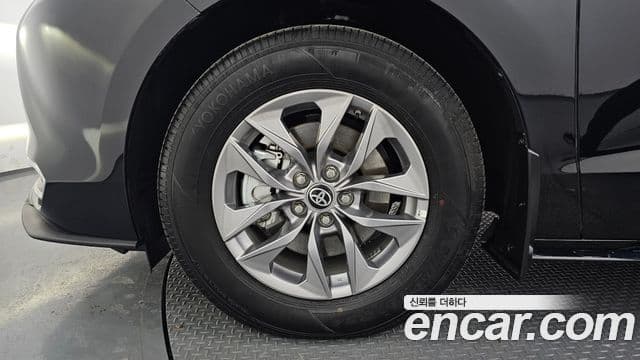 Toyota Sienna 2024 — фото 4 из 20