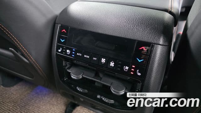 Jeep Grand Cherokee 2023 — фото 18 из 20