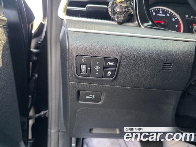 Kia K5 2023 — Şəkil 16/19