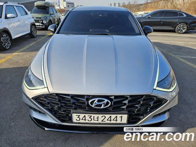 Hyundai Sonata Hybrid 2021 — ფოტო 15/18