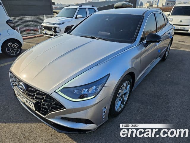 Hyundai Sonata Hybrid 2021 — ფოტო 16/18