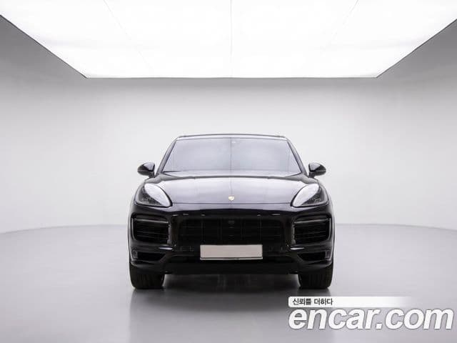 Porsche Cayenne 2020 — ფოტო 5/20