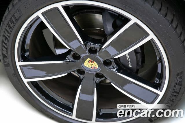 Porsche Cayenne 2020 — фото 7 из 20
