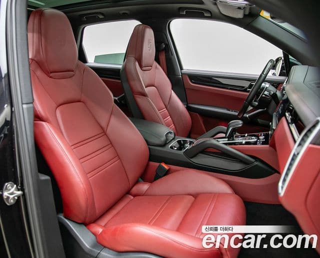 Porsche Cayenne 2020 — фото 12 из 20