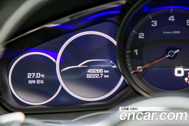 Porsche Cayenne 2020 — ფოტო 14/20