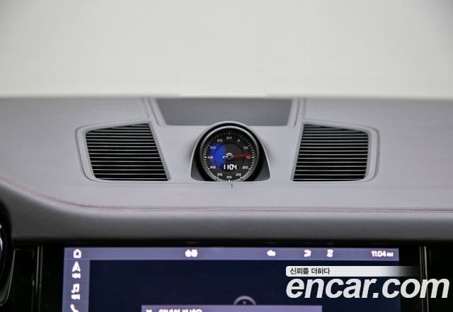 Porsche Cayenne 2020 — ფოტო 15/20