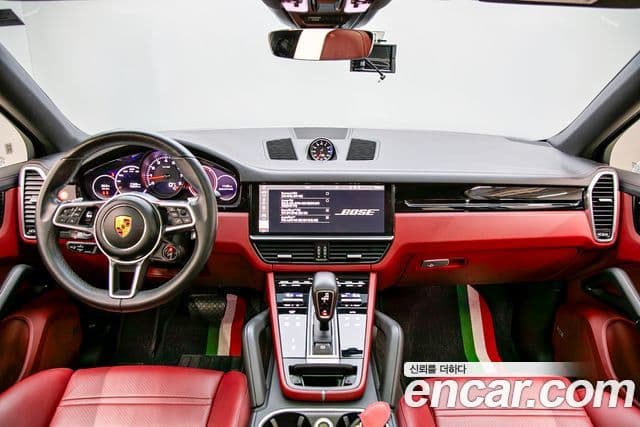 Porsche Cayenne 2021 — фото 11 из 20