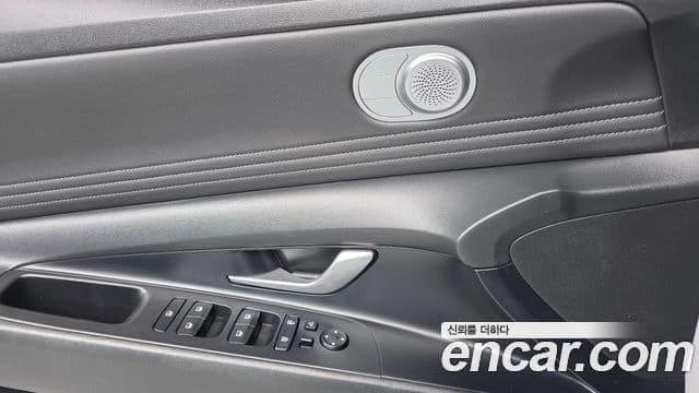 Hyundai The New Avante Hybrid 2021 — Photo 9/20