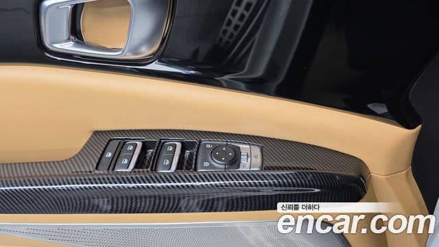 Kia Carnival 2021 — фото 12 из 20
