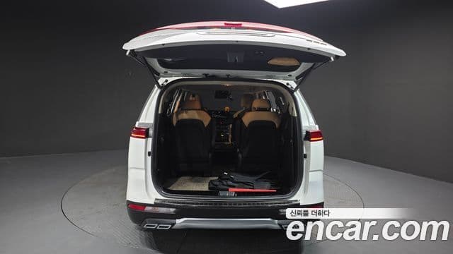 Kia Carnival 2021 — фото 20 из 20