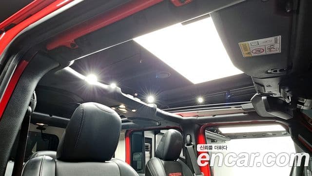 Jeep Wrangler 2022 — Фото 19/20