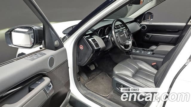 Land Rover Discovery 5 2018 — фото 12 из 20