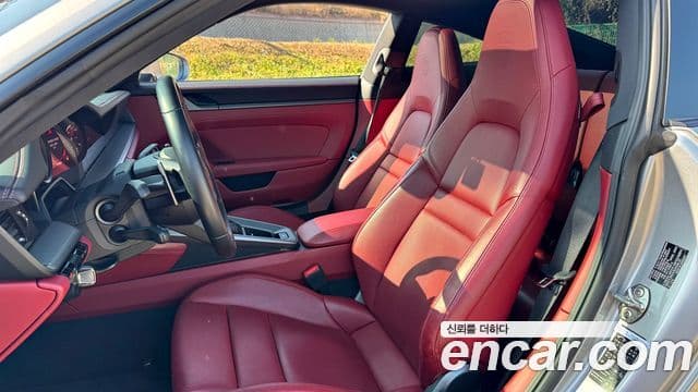 Porsche 911 2020 — фото 13 из 20