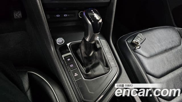 Volkswagen Tiguan 2021 — Şəkil 7/20