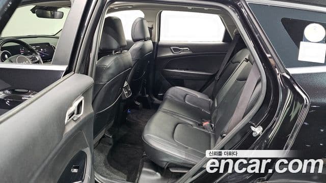 Kia Sportage 2021 — ფოტო 17/20