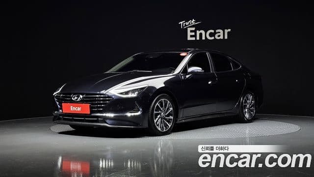 Hyundai Sonata 2021 — Фото 1/20