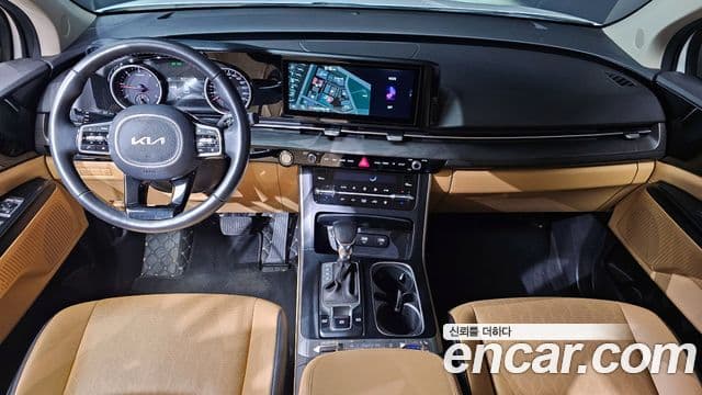 Kia Carnival 2022 — фото 7 из 20