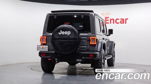 Jeep Wrangler 2019 — ფოტო 4/20