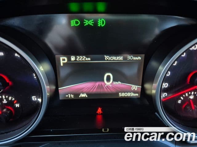 Kia Carnival 2023 — фото 10 из 20