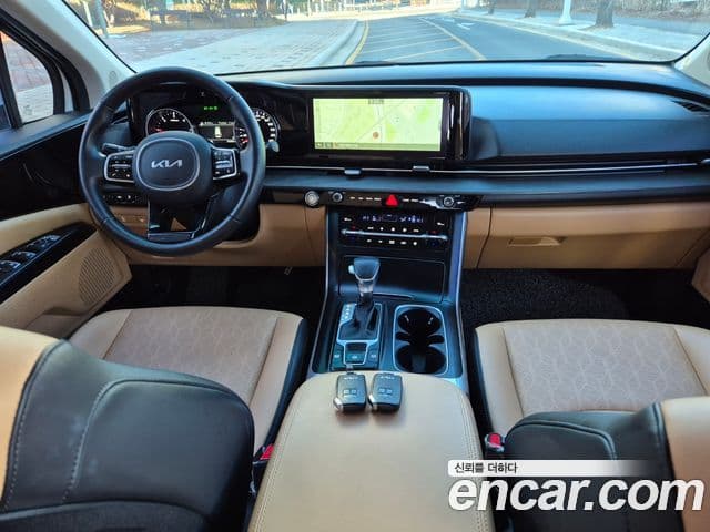 Kia Carnival 2023 — ფოტო 15/20