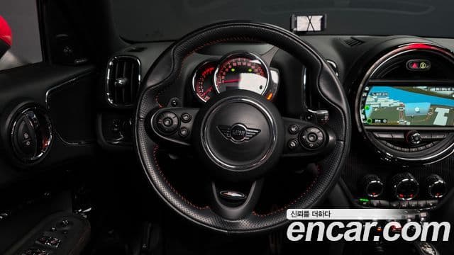Mini Cooper S Countryman 2018 — ფოტო 13/20