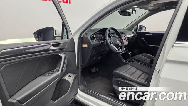 Volkswagen Tiguan 2024 — Photo 10/20