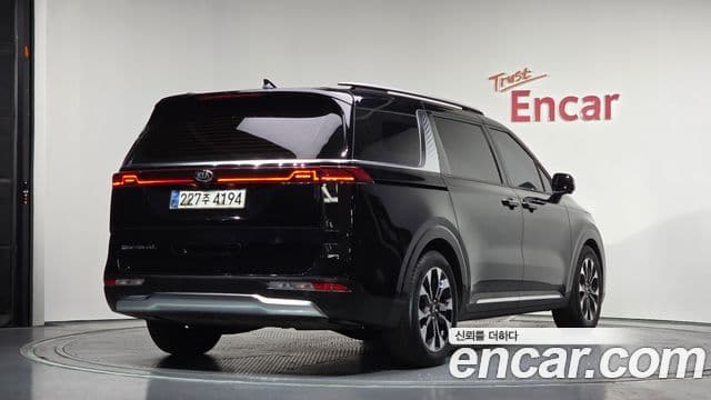 Kia Carnival 2021 — фото 2 из 20