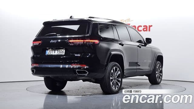 Jeep Grand Cherokee 2022 — ფოტო 2/20