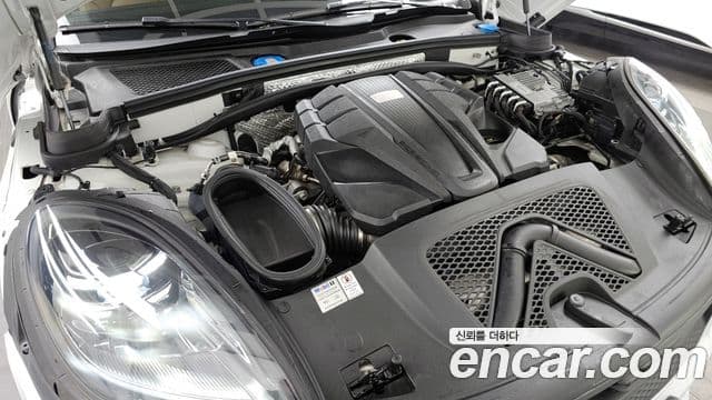 Porsche Macan 2022 — Şəkil 6/20