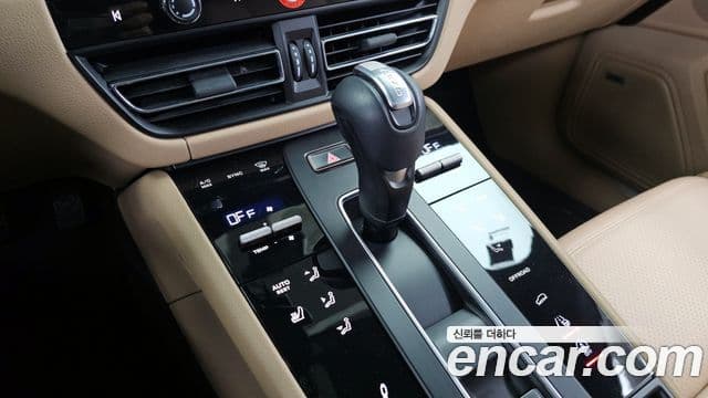 Porsche Macan 2022 — Şəkil 9/20