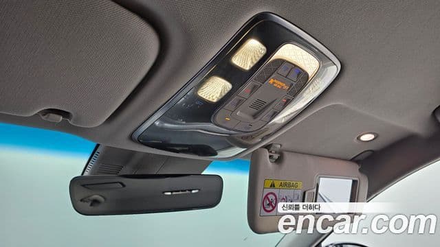 Genesis Electrified G80 2020 — фото 17 из 20
