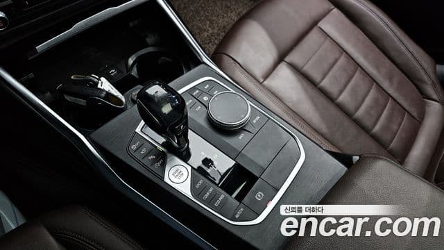 BMW 3 Series 2021 — Şəkil 8/20
