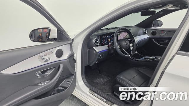 Mercedes-Benz E-Class 2021 — ფოტო 10/20