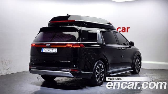 Kia Carnival 2021 — фото 2 из 20