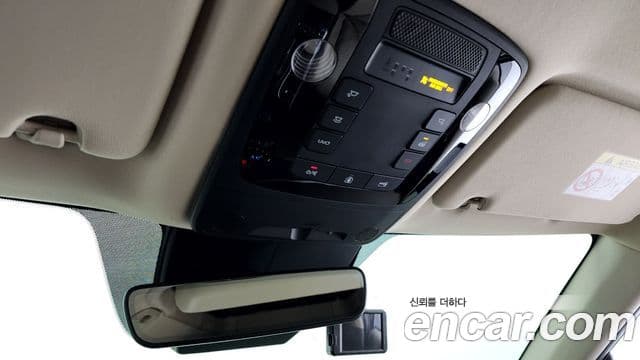 Kia Carnival 2021 — фото 17 из 20