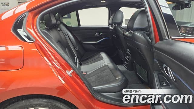 BMW 3 Series 2021 — фото 12 из 20