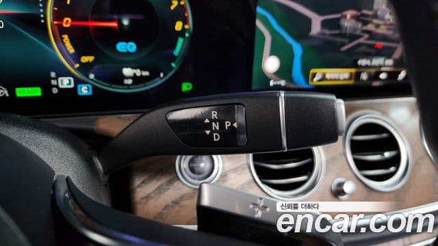 Mercedes-Benz E-Class 2021 — ფოტო 9/20