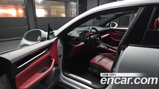 Porsche Macan EV 2025 — Photo 20/20