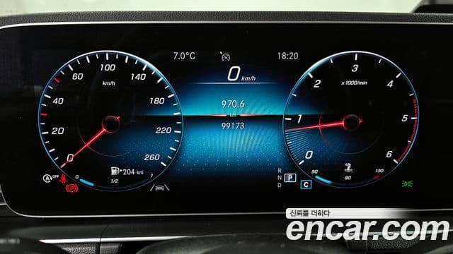 Mercedes-Benz GLE-Class 2019 — Şəkil 8/20