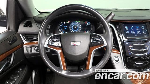 Cadillac Escalade 2018 — Şəkil 13/20