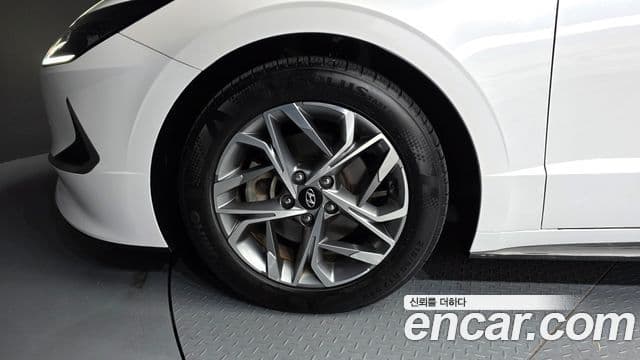 Hyundai Sonata 2019 — ფოტო 5/20