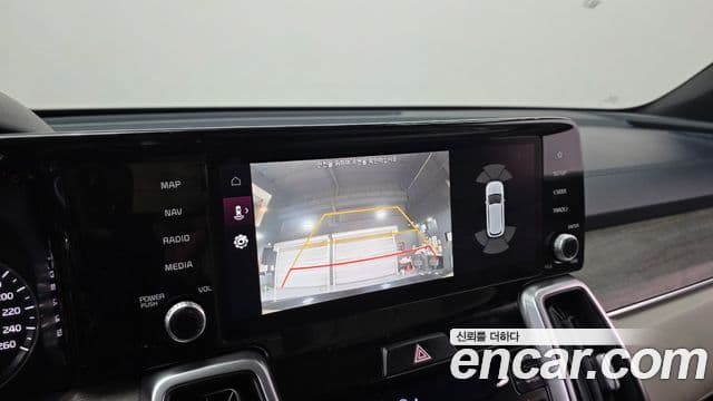 Kia Sorento 2022 — ფოტო 14/20
