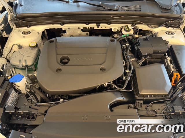 Volvo XC40 2025 — Şəkil 5/17