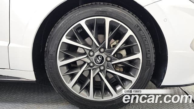 Hyundai Sonata 2019 — Фото 5/20