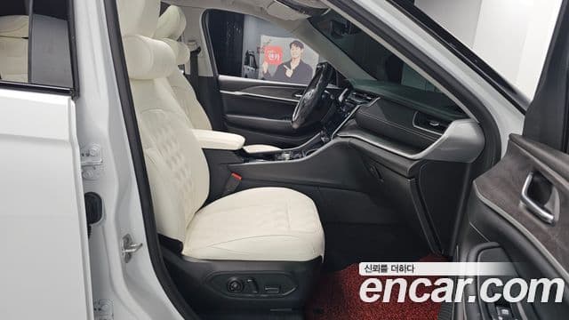 Jeep Grand Cherokee 2023 — фото 11 из 20