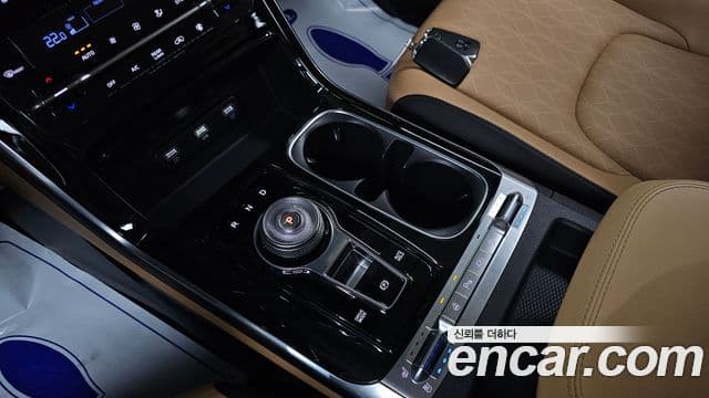 Kia Carnival 2020 — фото 9 из 20