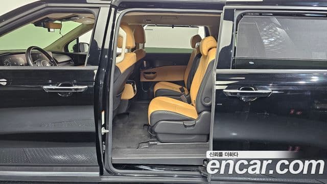 Kia Carnival 2020 — фото 11 из 20